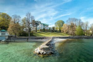 Maison pied dans l'eau en Suisse